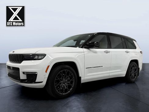 Used 2023 Jeep Grand Cherokee L Summit w/ High Altitude Package image 3