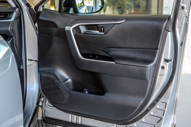 Used 2021 Toyota RAV4 XLE Premium FWD image 50