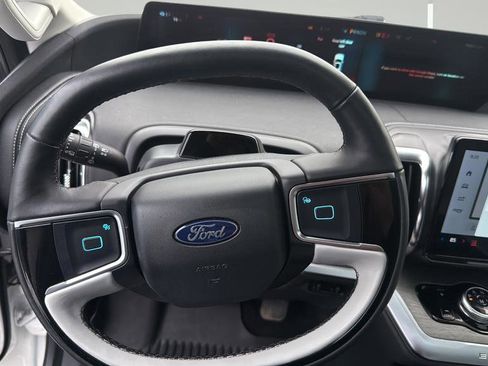 Certified 2025 Ford Expedition Max Platinum w/ Driver's Package AWD/4WD image 15