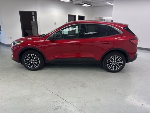 Used 2022 Ford Escape SE image 7