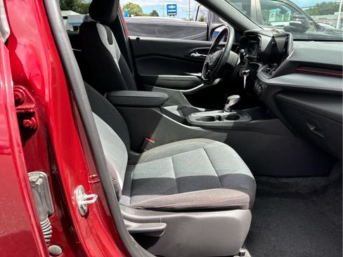 Certified 2024 Chevrolet Trax RS w/ Driver Confidence Package FWD image 19