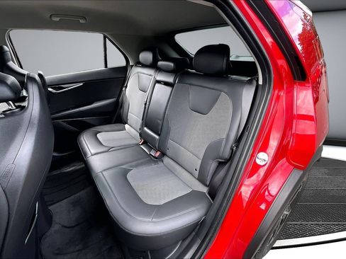 Used 2023 Kia Niro EX FWD image 22