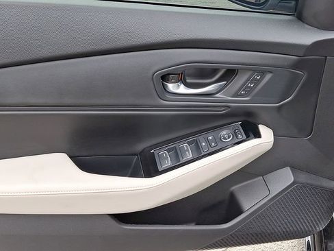 Used 2025 Honda Accord Touring image 12