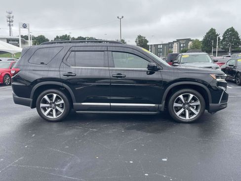 Used 2025 Honda Pilot Elite image 8