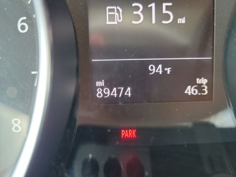 Used 2015 Volkswagen Golf S FWD image 24