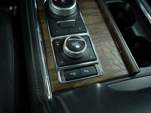 Used 2021 Ford Expedition Platinum image 32