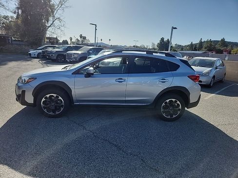 Used 2023 Subaru Crosstrek 2.0i Premium image 2