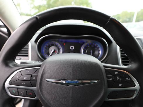 Used 2017 Chrysler 300 Limited AWD/4WD image 22