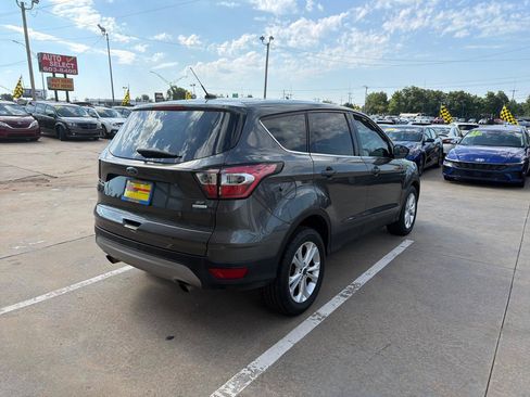 Used 2017 Ford Escape SE FWD image 5