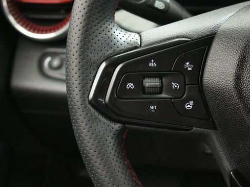 Used 2025 Chevrolet Trax RS w/ Driver Confidence Package FWD image 14