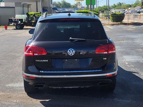 Used 2015 Volkswagen Touareg Sport image 5
