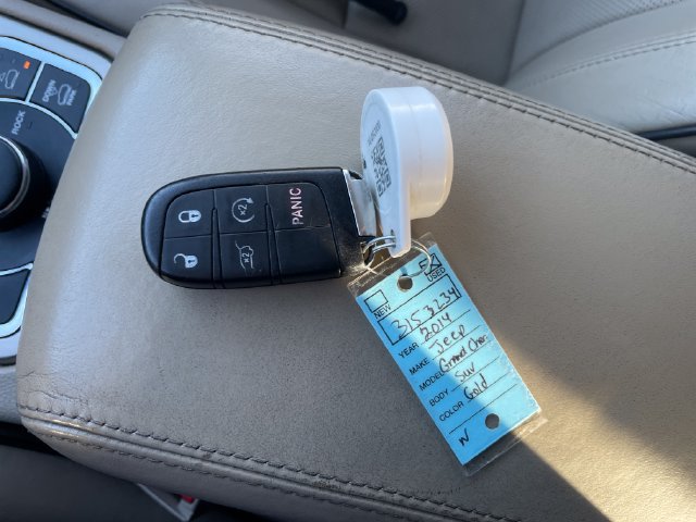 Used 2014 Jeep Grand Cherokee Overland AWD/4WD image 18
