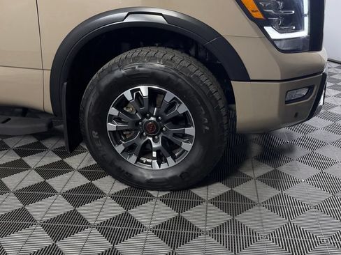 Used 2024 Nissan Titan PRO-4X w/ Pro-4x Convenience Package AWD/4WD image 11