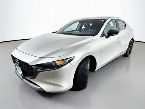 Used 2024 MAZDA MAZDA3 s FWD image 3