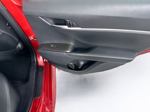 Used 2024 Toyota Camry SE w/ Convenience Package image 28