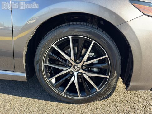 Used 2023 Toyota Camry SE image 10