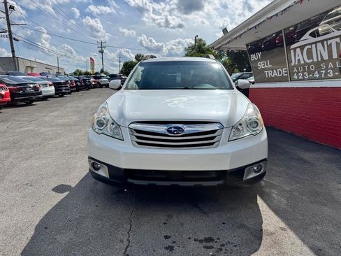Used 2010 Subaru Outback 2.5i Premium image 2