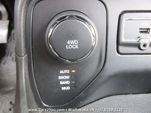 Used 2016 Jeep Renegade Latitude AWD/4WD image 26