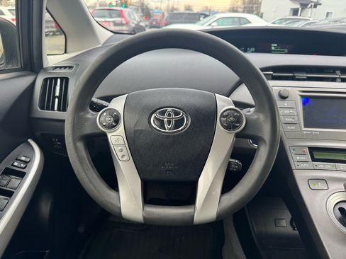 Used 2014 Toyota Prius Three image 10