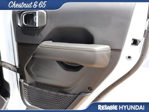 Used 2025 Jeep Wrangler Unlimited Sahara AWD/4WD image 12