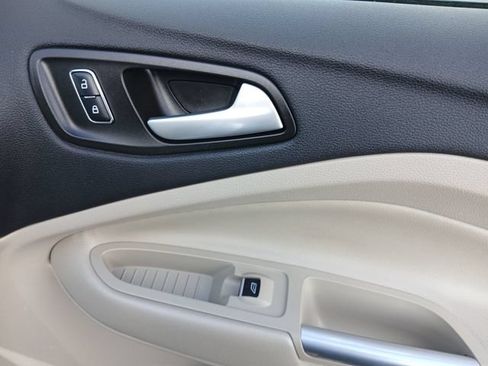 Used 2016 Ford Escape Titanium FWD image 16