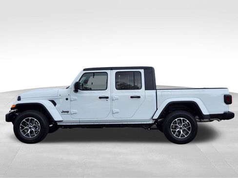 New 2025 Jeep Gladiator Sport image 2