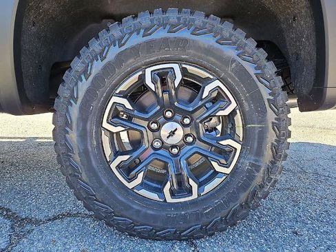 New 2026 Chevrolet Silverado 1500 ZR2 image 5