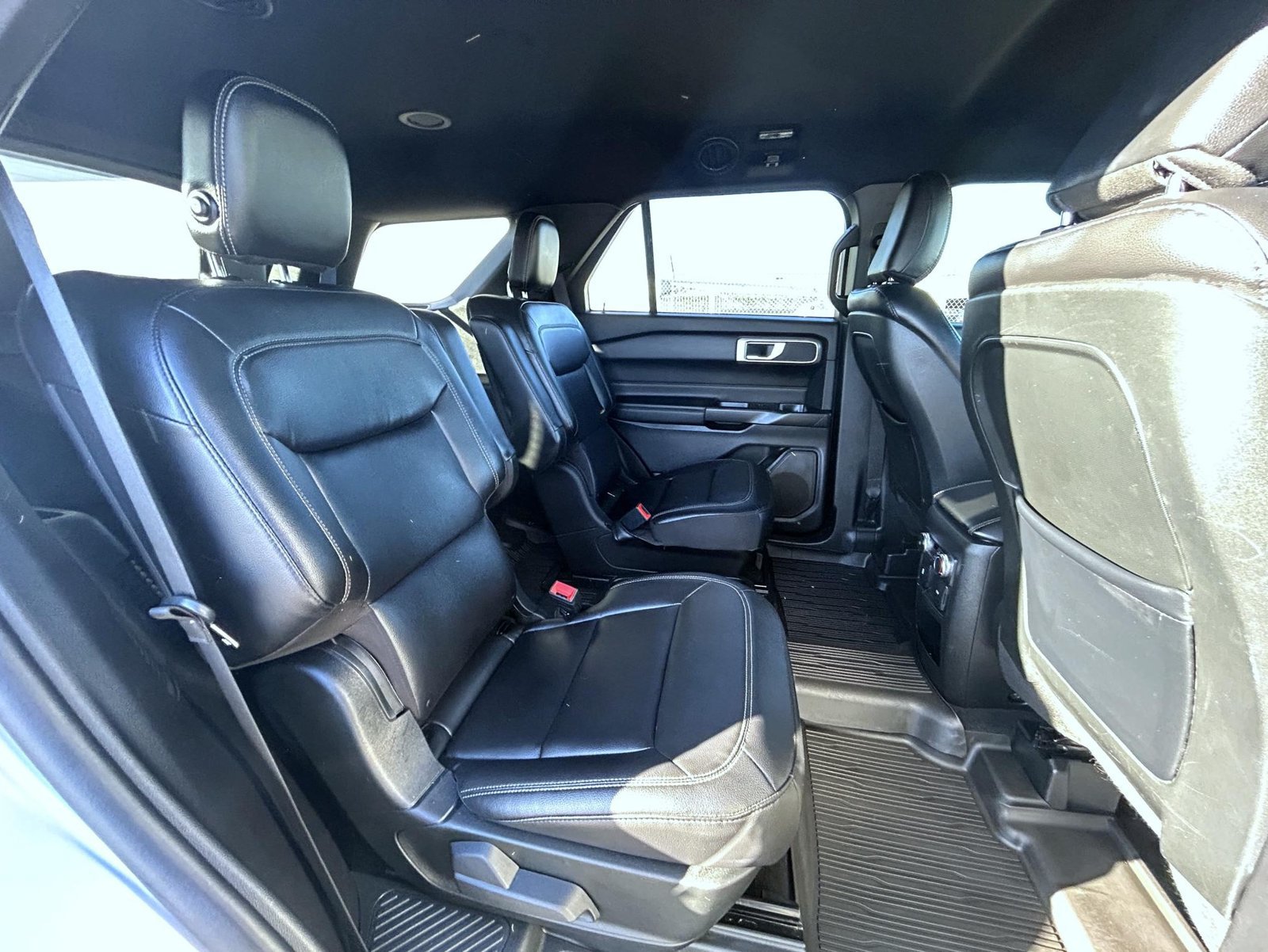 Used 2020 Ford Explorer XLT w/ Equipment Group 202A AWD/4WD image 20