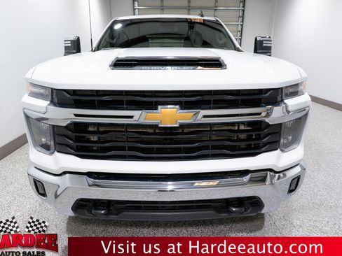 Used 2024 Chevrolet Silverado 2500 LT w/ Convenience Package image 7