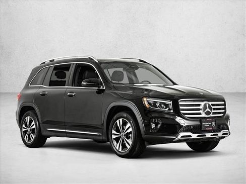 Certified 2026 Mercedes-Benz GLB 250 4MATIC image 3