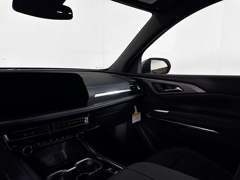 New 2026 Chevrolet Traverse LT w/ LPO, Floor Liner Package AWD/4WD image 19