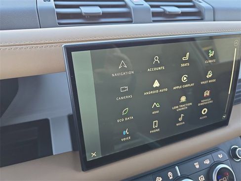 Used 2025 Land Rover Defender 110 S image 24