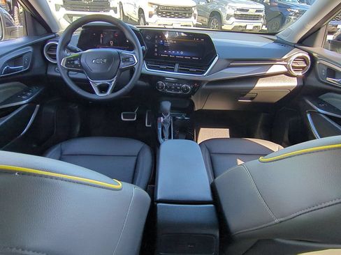 Used 2025 Chevrolet Trax ACTIV w/ Driver Confidence Package FWD image 19