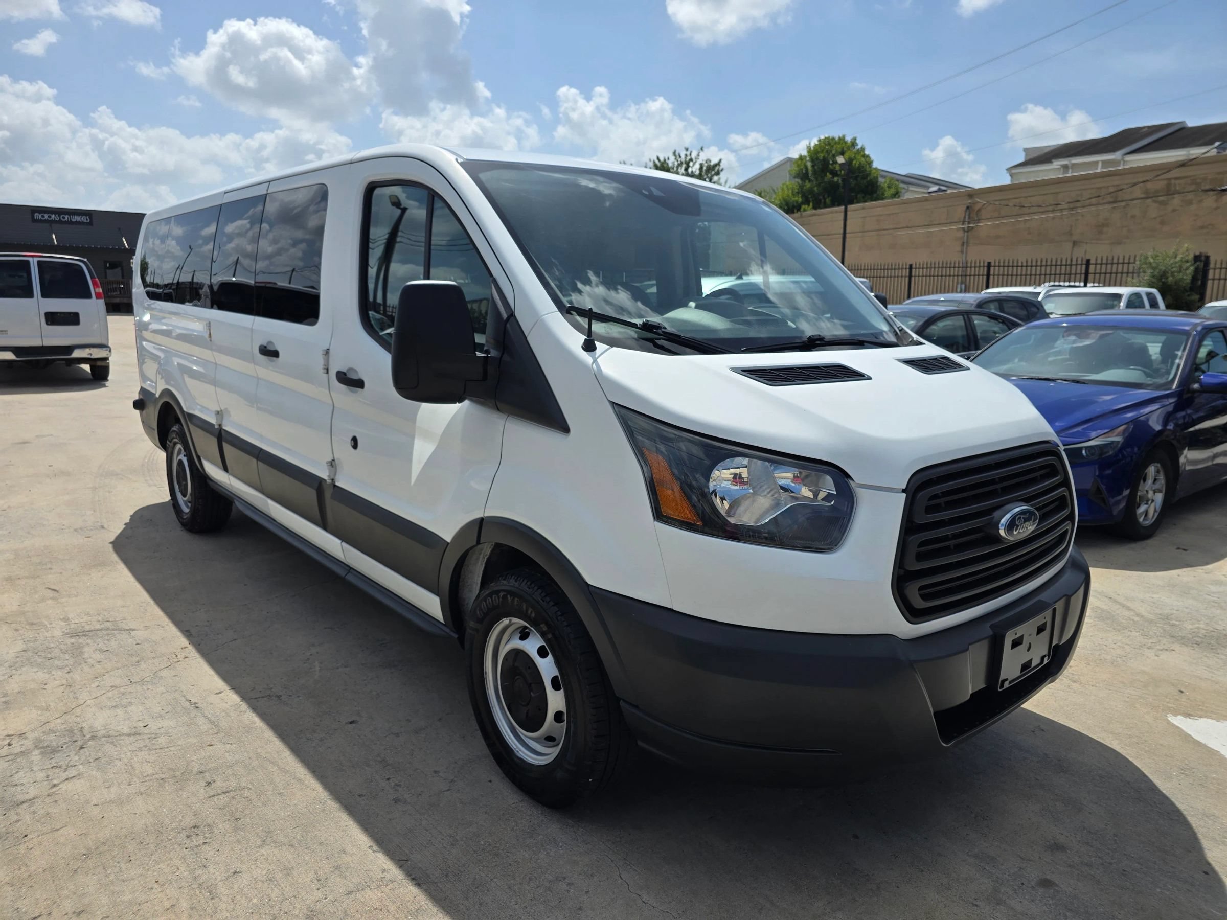 Used 2018 Ford Transit 350 XL RWD image 9
