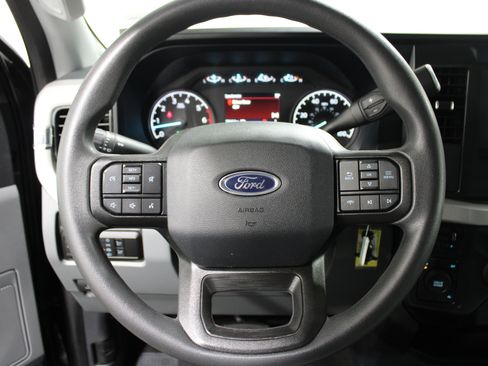 Used 2025 Ford F250 XLT AWD/4WD image 9