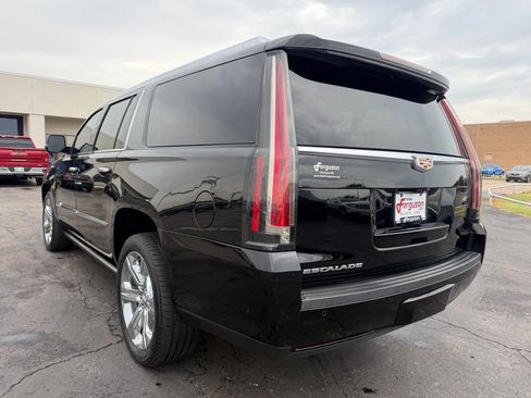 Used 2018 Cadillac Escalade ESV Platinum AWD/4WD image 13