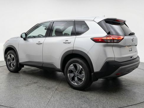 Used 2025 Nissan Rogue SV image 6
