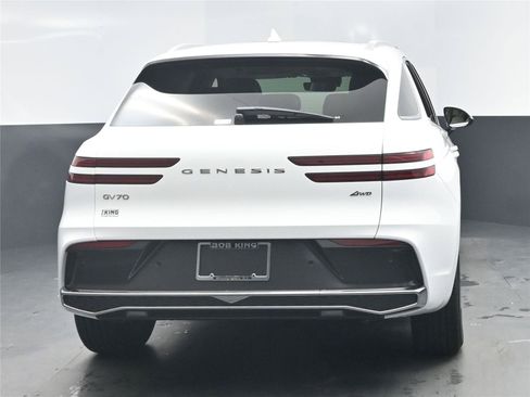 New 2026 Genesis GV70 2.5T Select image 13