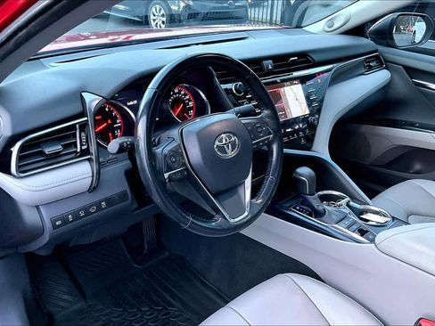 Used 2019 Toyota Camry XSE image 17