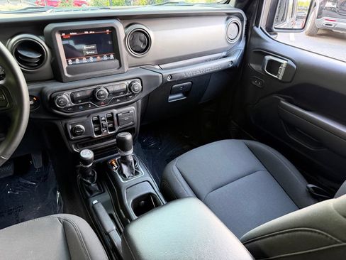 Used 2023 Jeep Wrangler Unlimited AWD/4WD image 44