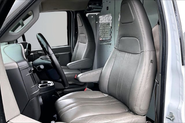 Used 2020 Chevrolet Express 2500 w/ Driver Convenience Package RWD image 21