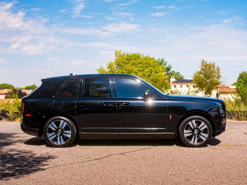 Used 2022 Rolls-Royce Cullinan w/ Dynamic Package image 8
