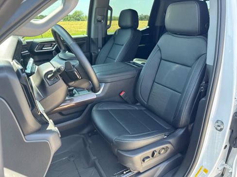 Used 2024 Chevrolet Silverado 1500 RST w/ Convenience Package II AWD/4WD image 11
