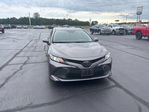 Used 2020 Toyota Camry LE FWD image 7