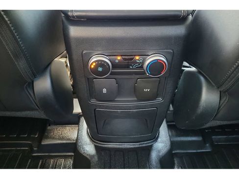 Used 2022 Ford Explorer XLT w/ Equipment Group 202A RWD image 18