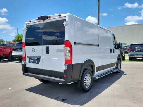 Used 2025 RAM ProMaster 2500 w/ U-Haul Equipment Group FWD image 5