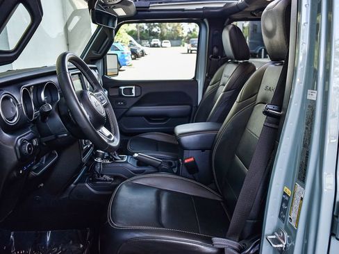 Used 2023 Jeep Wrangler Unlimited Sahara image 17