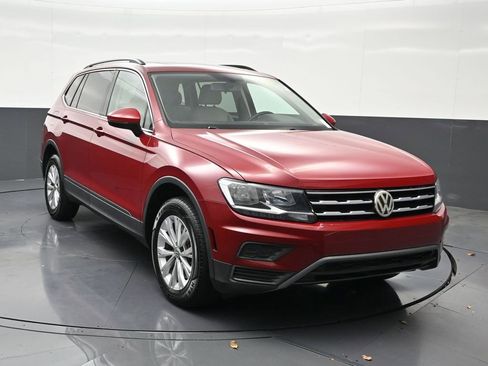 Used 2019 Volkswagen Tiguan SE w/ Panoramic Sunroof Package image 8