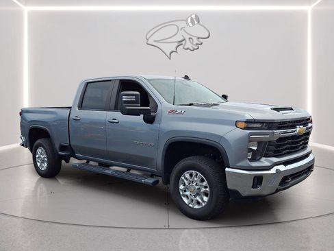 Used 2024 Chevrolet Silverado 2500 LT w/ Convenience Package AWD/4WD image 6