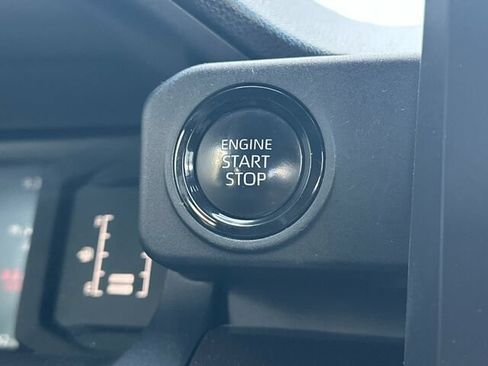 Used 2024 Toyota Tacoma SR5 AWD/4WD image 24